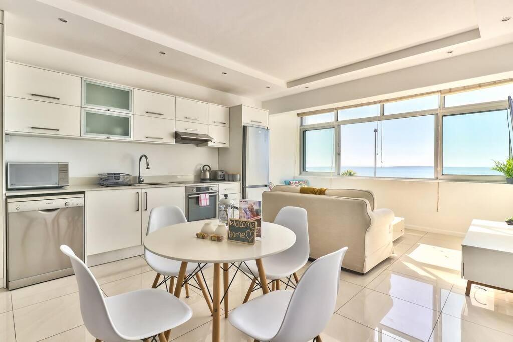 Apartment Beachfront With Wi-fi! Cape Town