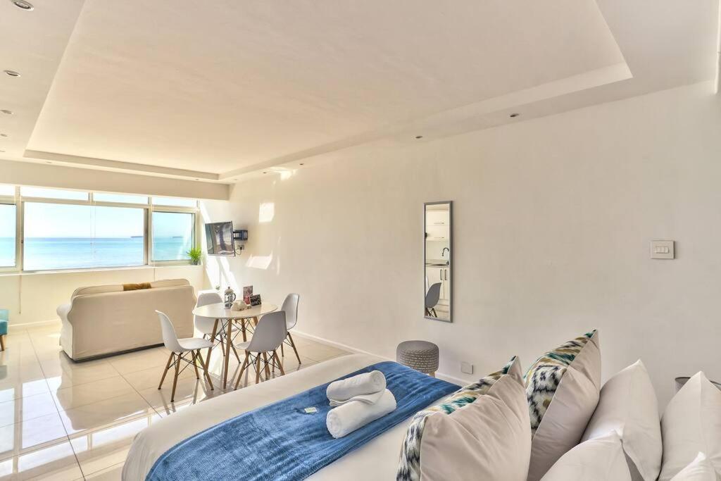 Beachfront With Wi-fi! Cape Town